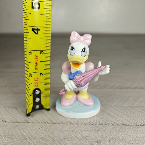 Vintage Walt Disney Productions Daisy Duck Umbrella Bisque Figurine Ceramic - Picture 5 of 6